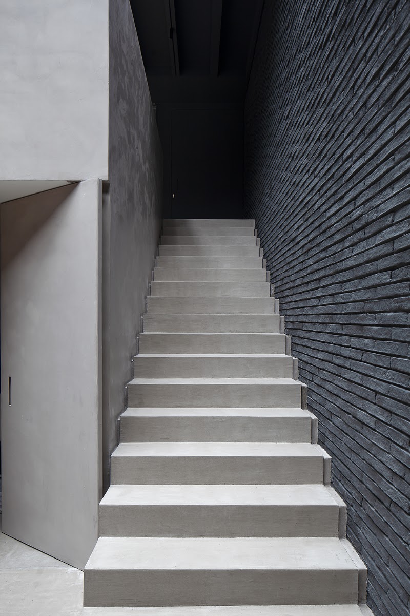 Molteni&C Flagship Store by Schaller, Bogota — photograph by Mateo Pérez for DE NUTTE STUDIO