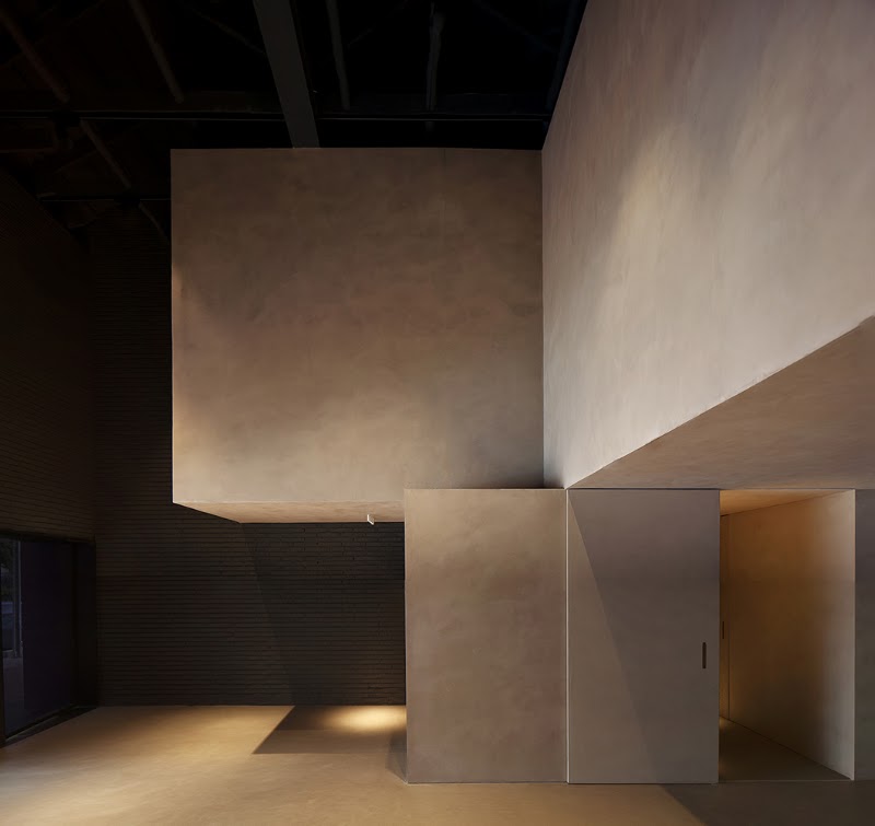 Molteni&C Flagship Store by Schaller, Bogota — photograph by Mateo Pérez for DE NUTTE STUDIO