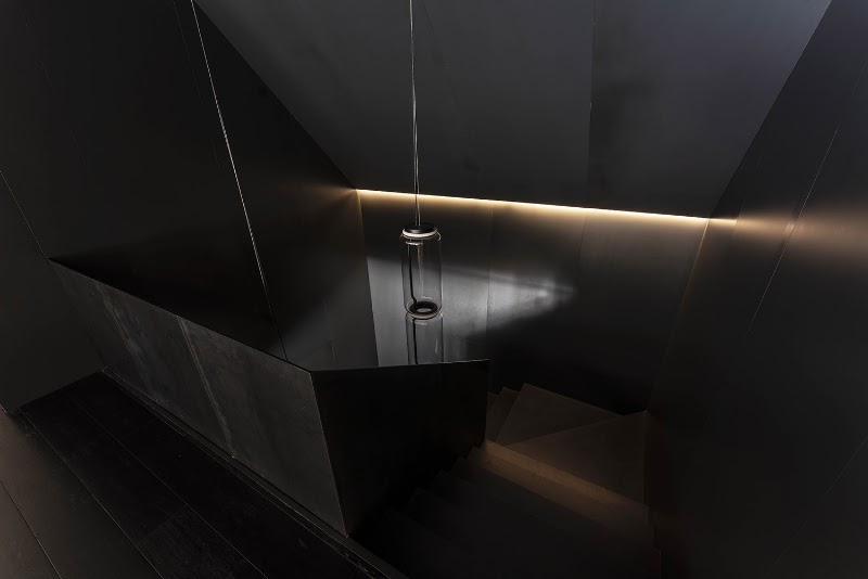 Minotti Flagship by Schaller, Bogota — photograph by Mateo Pérez for DE NUTTE STUDIO