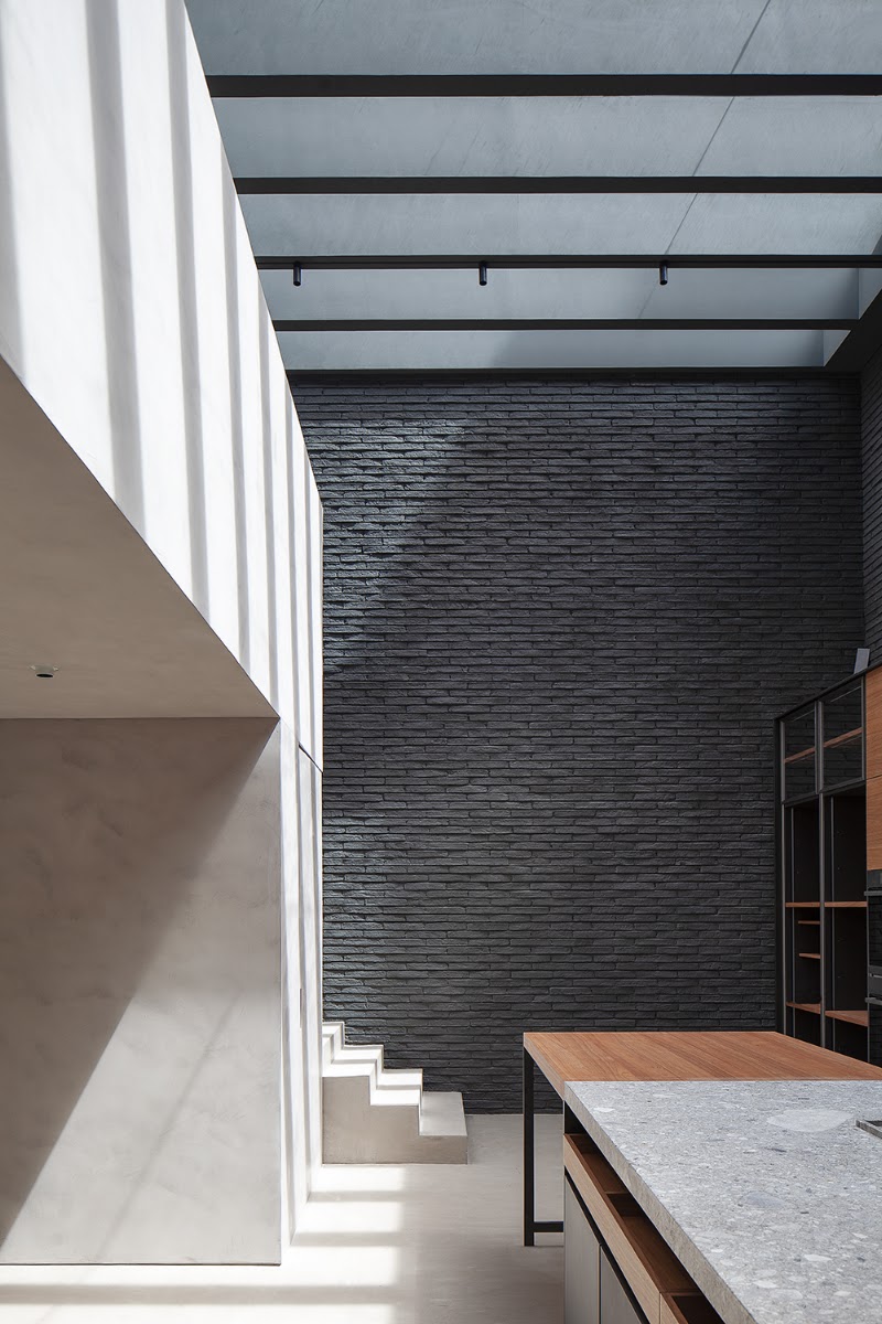 Molteni&C Flagship Store by Schaller, Bogota — photograph by Mateo Pérez for DE NUTTE STUDIO