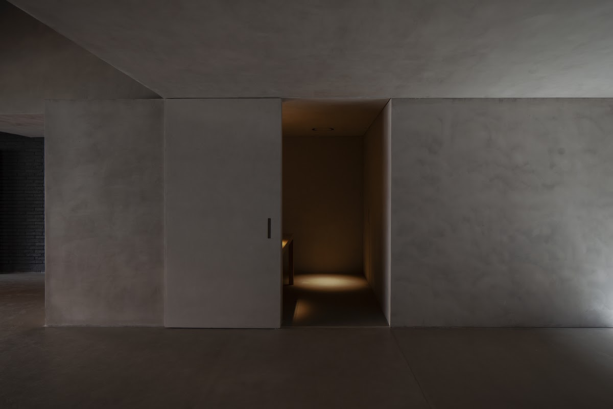 Molteni&C Flagship Store by Schaller, Bogota — photograph by Mateo Pérez for DE NUTTE STUDIO