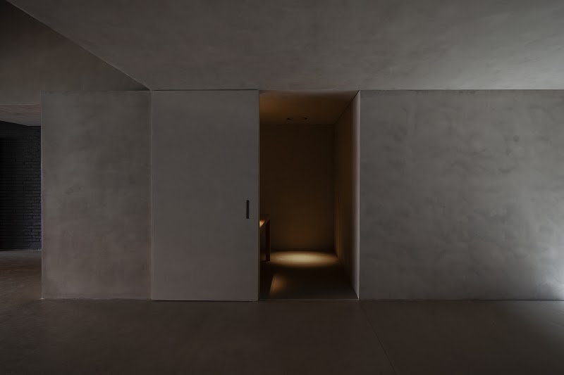 Molteni&C Flagship Store by Schaller, Bogota — photograph by Mateo Pérez for DE NUTTE STUDIO