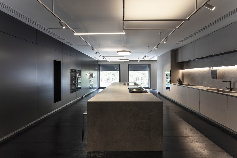 Minotti Flagship by Schaller, Bogota — photograph by Mateo Pérez for DE NUTTE STUDIO