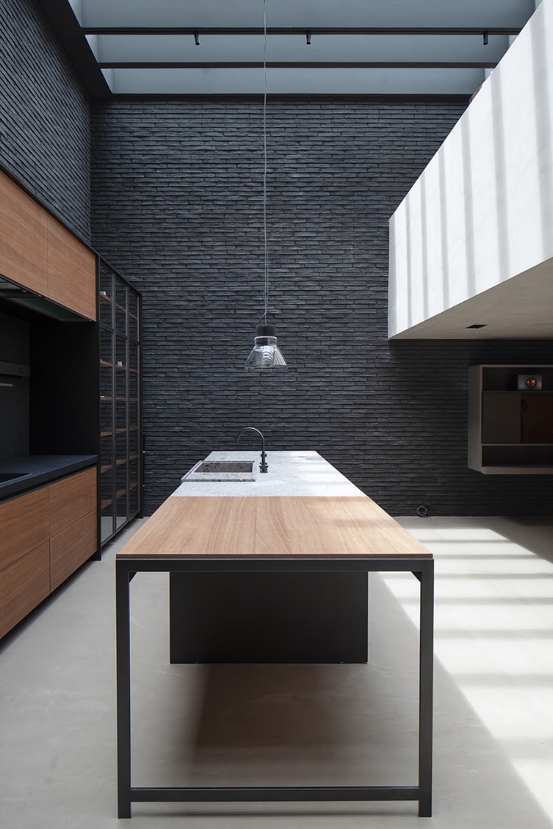 Molteni&C Flagship Store by Schaller, Bogota — photograph by Mateo Pérez for DE NUTTE STUDIO