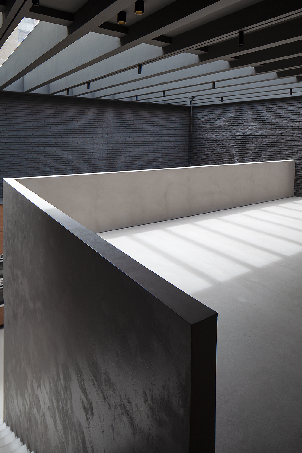 Molteni&C Flagship Store by Schaller, Bogota — photograph by Mateo Pérez for DE NUTTE STUDIO