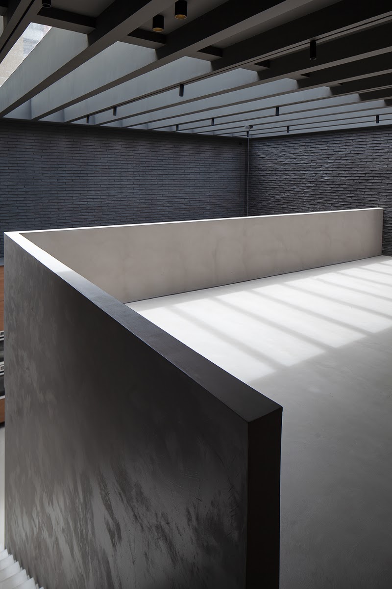 Molteni&C Flagship Store by Schaller, Bogota — photograph by Mateo Pérez for DE NUTTE STUDIO