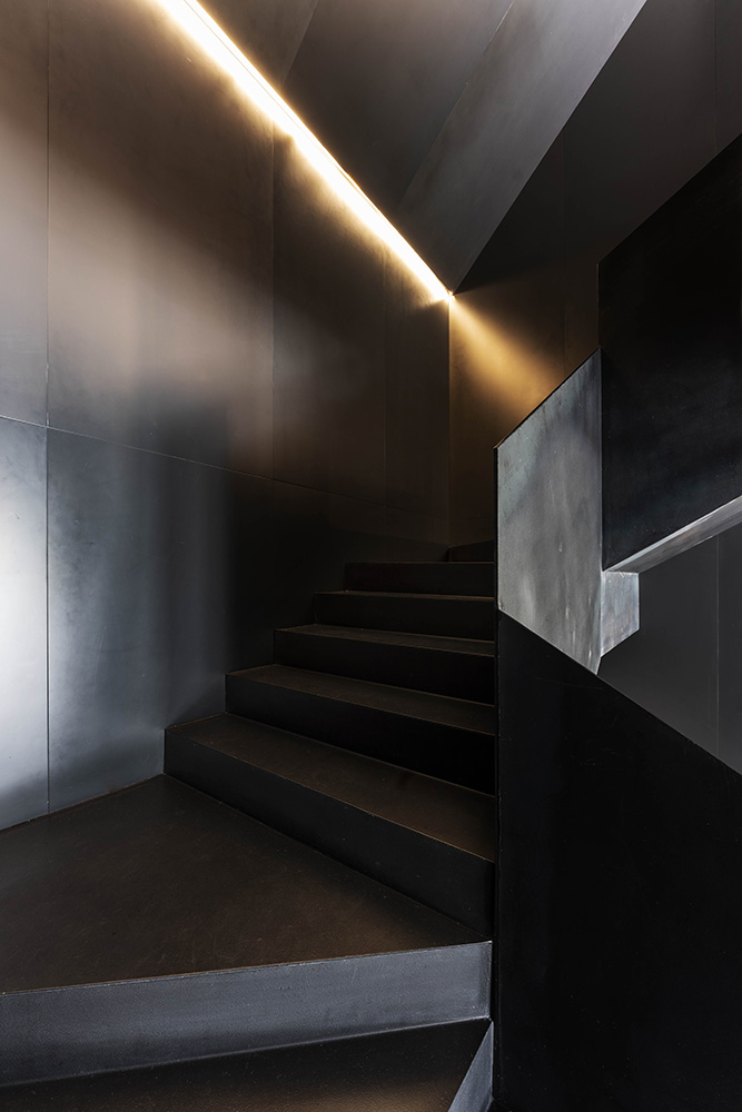 Minotti Flagship by Schaller, Bogota — photograph by Mateo Pérez for DE NUTTE STUDIO