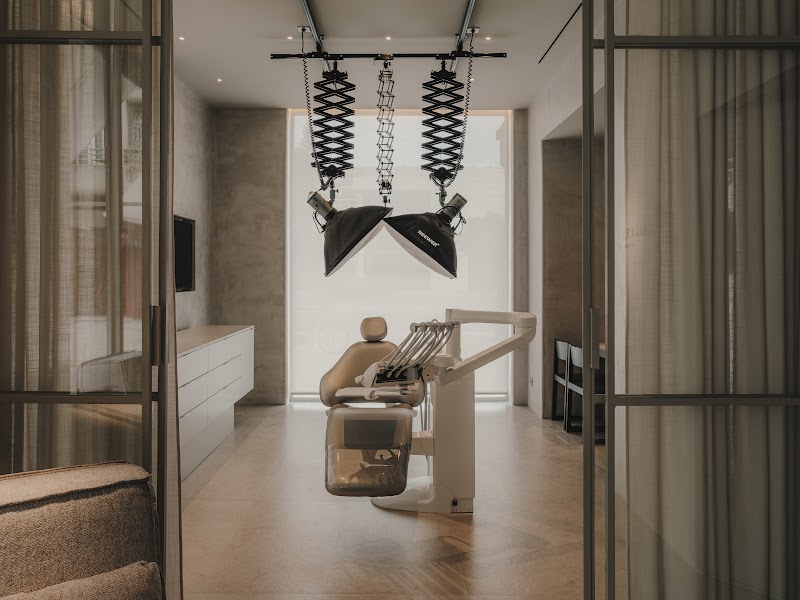 MJB Dental Suite, Valencia — photograph by Oleh Kardash for DE NUTTE STUDIO