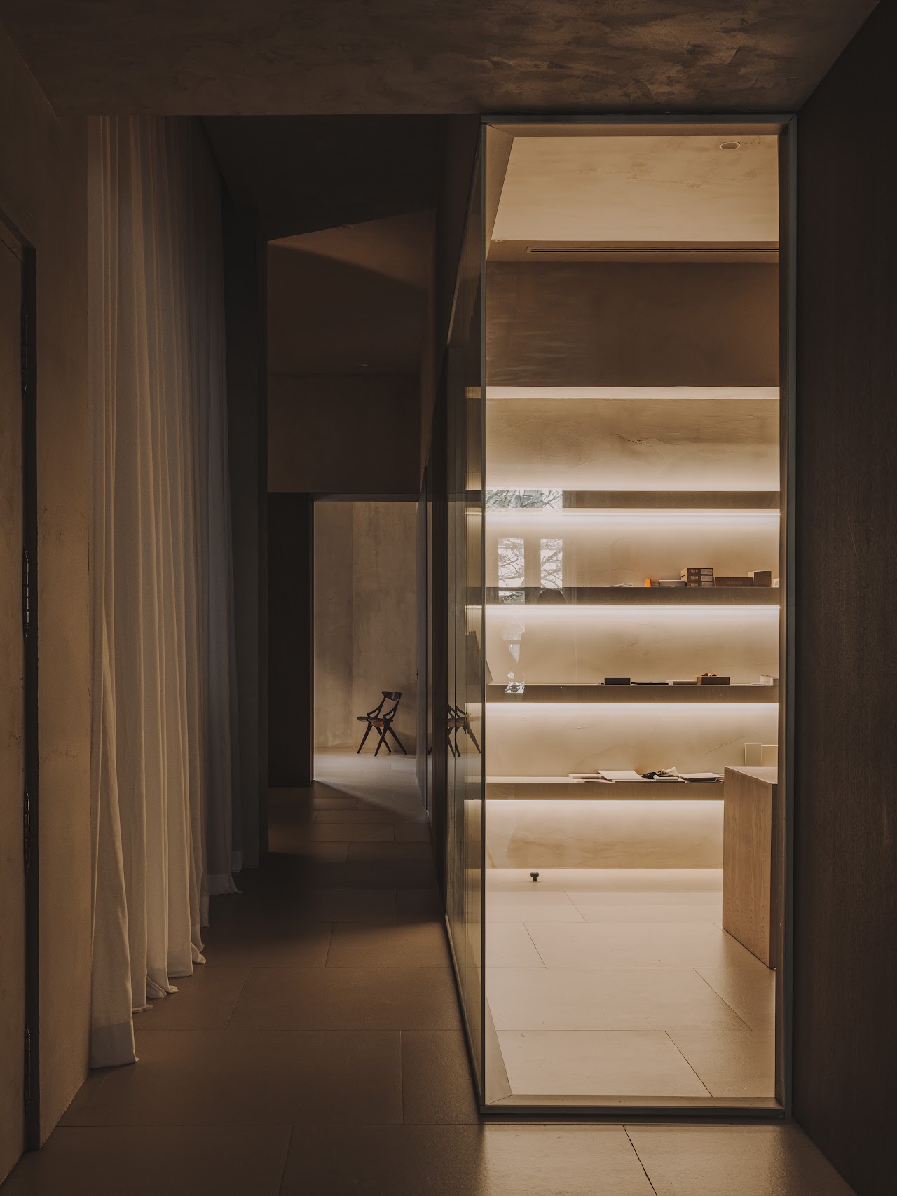 Office interior design in Madrid by DE NUTTE STUDIO