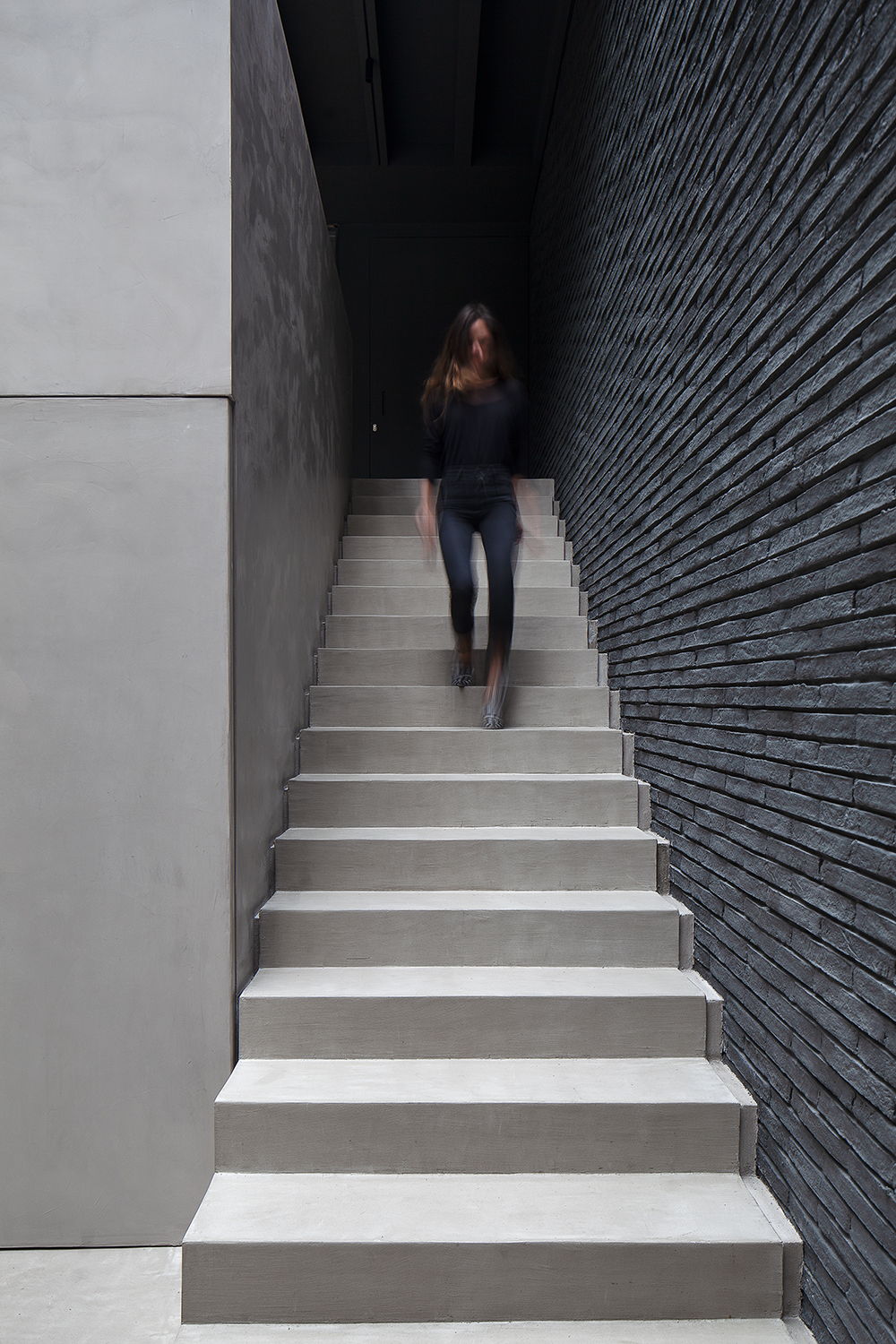 Molteni&C Flagship Store by Schaller, Bogota — photograph by Mateo Pérez for DE NUTTE STUDIO